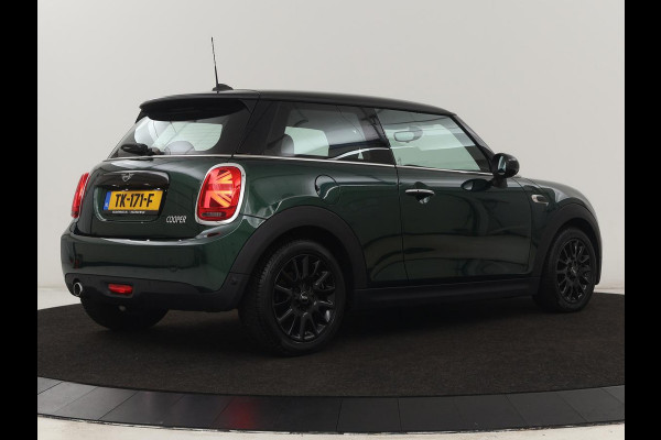 MINI Mini 1.5 Cooper | LED | Navigatie | Carplay | Cruise Control | Sportstoelen | Bleutooth | PDC | Airco