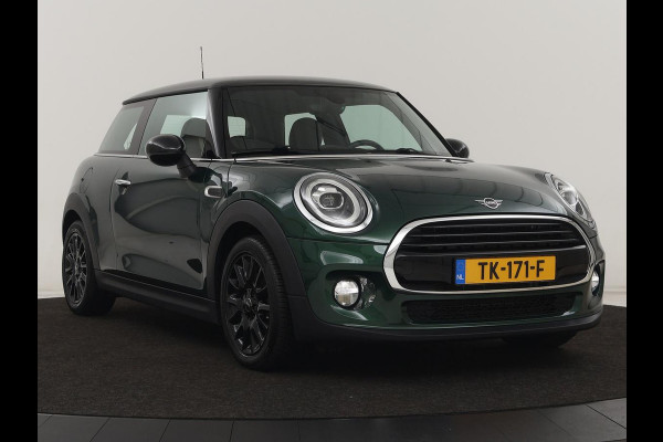 MINI Mini 1.5 Cooper | LED | Navigatie | Carplay | Cruise Control | Sportstoelen | Bleutooth | PDC | Airco