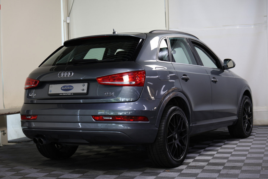Audi Q3 2.0 TFSI Quattro Sport AUT LEDER XENON NAV BT STOELVW KEYLS '17 Audi Q3 2.0 TFSI Quattro Sport AUT LEDER XENON NAV BT STOELVW KEYLS '17