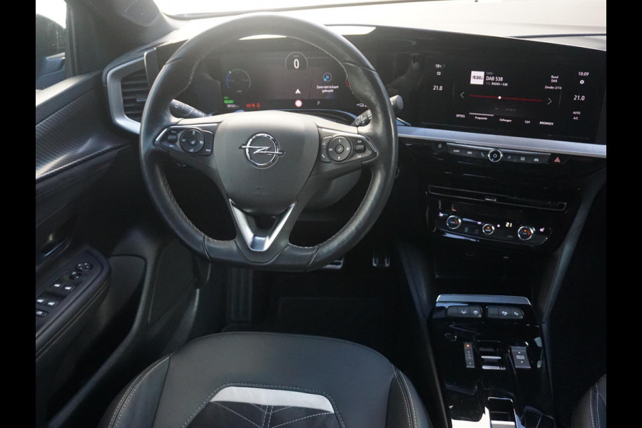 Opel Mokka-e Ultimate 50-kWh 11kw 3-fase Leder Alcantara | Soh batterij 100% Opel Mokka-e Ultimate 50-kWh 11kw 3-fase Leder Alcantara | Soh batterij 100%