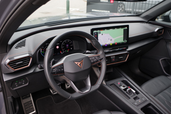 CUPRA Formentor 1.4 e-Hybrid VZ Copper Edition 245 PK, Panoramadak, Leder, Memory, 360 Camera CUPRA Formentor 1.4 e-Hybrid VZ Copper Edition 245 PK, Panoramadak, Leder, Memory, 360 Camera