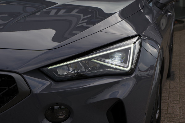 CUPRA Formentor 1.4 e-Hybrid VZ Copper Edition 245 PK, Panoramadak, Leder, Memory, 360 Camera CUPRA Formentor 1.4 e-Hybrid VZ Copper Edition 245 PK, Panoramadak, Leder, Memory, 360 Camera