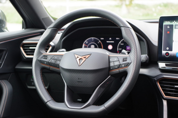 CUPRA Formentor 1.4 e-Hybrid VZ Copper Edition 245 PK, Panoramadak, Leder, Memory, 360 Camera CUPRA Formentor 1.4 e-Hybrid VZ Copper Edition 245 PK, Panoramadak, Leder, Memory, 360 Camera
