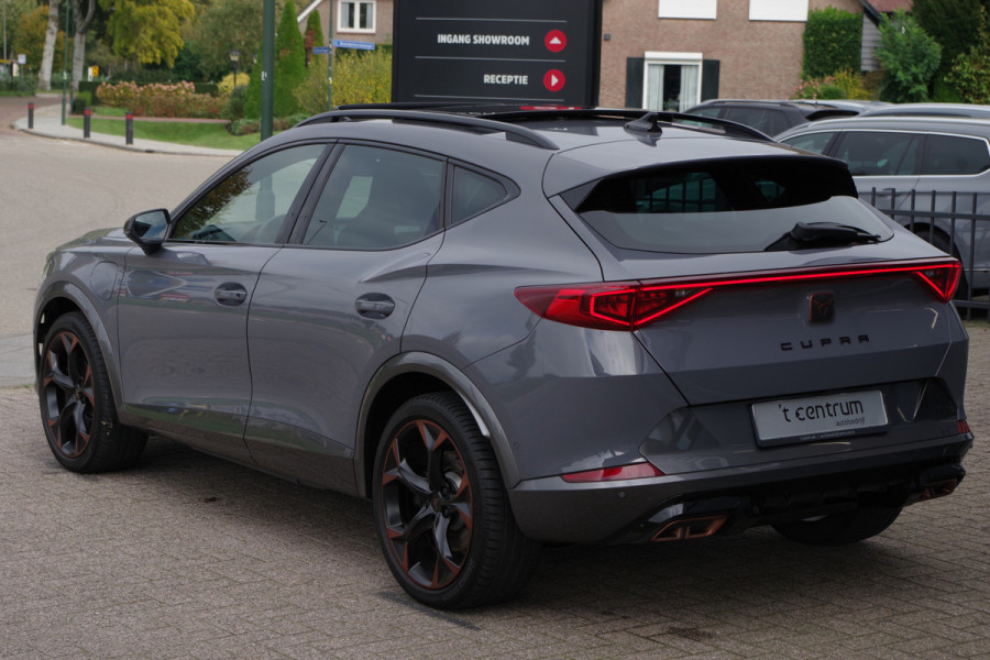 CUPRA Formentor 1.4 e-Hybrid VZ Copper Edition 245 PK, Panoramadak, Leder, Memory, 360 Camera CUPRA Formentor 1.4 e-Hybrid VZ Copper Edition 245 PK, Panoramadak, Leder, Memory, 360 Camera