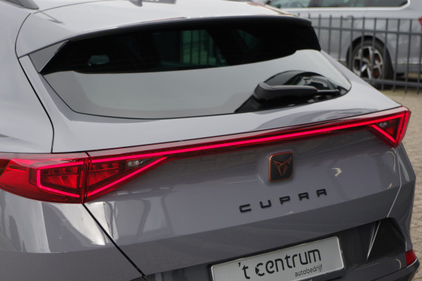CUPRA Formentor 1.4 e-Hybrid VZ Copper Edition 245 PK, Panoramadak, Leder, Memory, 360 Camera CUPRA Formentor 1.4 e-Hybrid VZ Copper Edition 245 PK, Panoramadak, Leder, Memory, 360 Camera