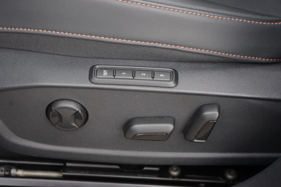 CUPRA Formentor 1.4 e-Hybrid VZ Copper Edition 245 PK, Panoramadak, Leder, Memory, 360 Camera CUPRA Formentor 1.4 e-Hybrid VZ Copper Edition 245 PK, Panoramadak, Leder, Memory, 360 Camera