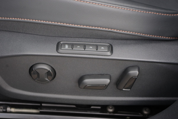CUPRA Formentor 1.4 e-Hybrid VZ Copper Edition 245 PK, Panoramadak, Leder, Memory, 360 Camera CUPRA Formentor 1.4 e-Hybrid VZ Copper Edition 245 PK, Panoramadak, Leder, Memory, 360 Camera