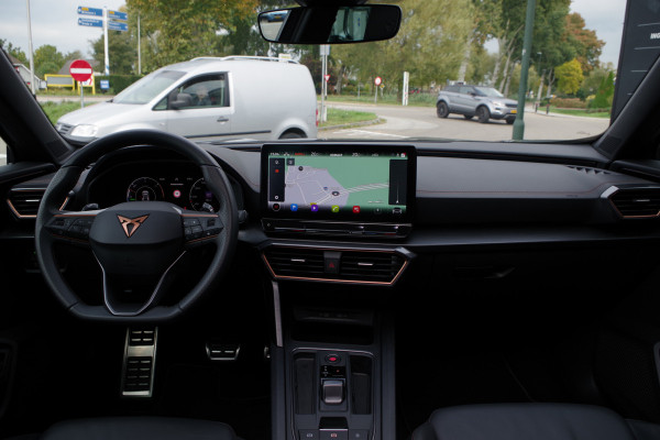 CUPRA Formentor 1.4 e-Hybrid VZ Copper Edition 245 PK, Panoramadak, Leder, Memory, 360 Camera CUPRA Formentor 1.4 e-Hybrid VZ Copper Edition 245 PK, Panoramadak, Leder, Memory, 360 Camera