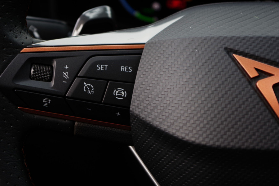 CUPRA Formentor 1.4 e-Hybrid VZ Copper Edition 245 PK, Panoramadak, Leder, Memory, 360 Camera CUPRA Formentor 1.4 e-Hybrid VZ Copper Edition 245 PK, Panoramadak, Leder, Memory, 360 Camera
