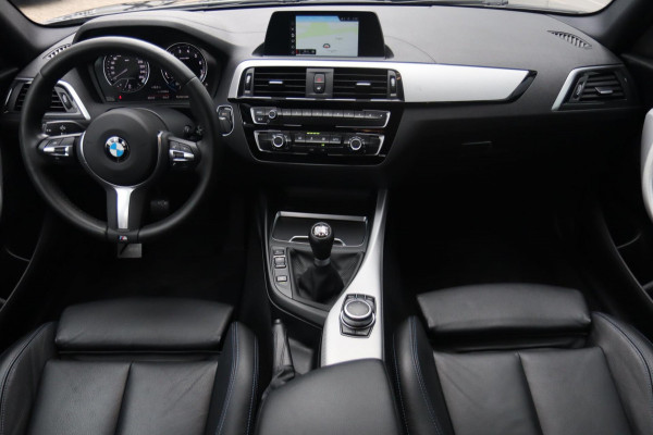 BMW 1-serie 116i Edition M Sport Shadow / LEDER / NAVI / PDC / KEURIGE AUTO BMW 1-serie 116i Edition M Sport Shadow / LEDER / NAVI / PDC / KEURIGE AUTO