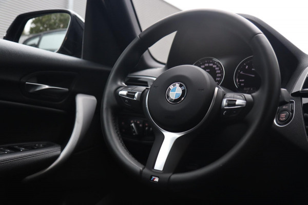 BMW 1-serie 116i Edition M Sport Shadow / LEDER / NAVI / PDC / KEURIGE AUTO BMW 1-serie 116i Edition M Sport Shadow / LEDER / NAVI / PDC / KEURIGE AUTO