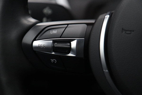 BMW 1-serie 116i Edition M Sport Shadow / LEDER / NAVI / PDC / KEURIGE AUTO BMW 1-serie 116i Edition M Sport Shadow / LEDER / NAVI / PDC / KEURIGE AUTO