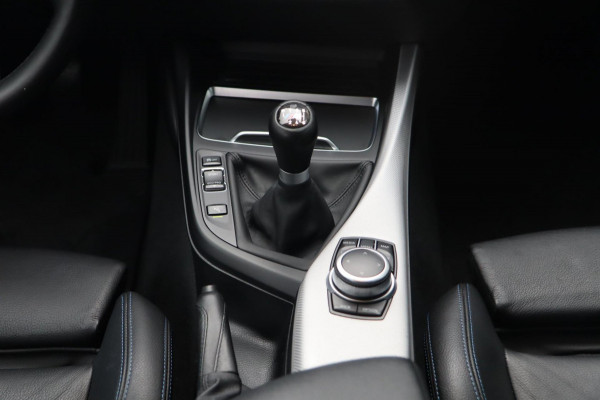 BMW 1-serie 116i Edition M Sport Shadow / LEDER / NAVI / PDC / KEURIGE AUTO BMW 1-serie 116i Edition M Sport Shadow / LEDER / NAVI / PDC / KEURIGE AUTO