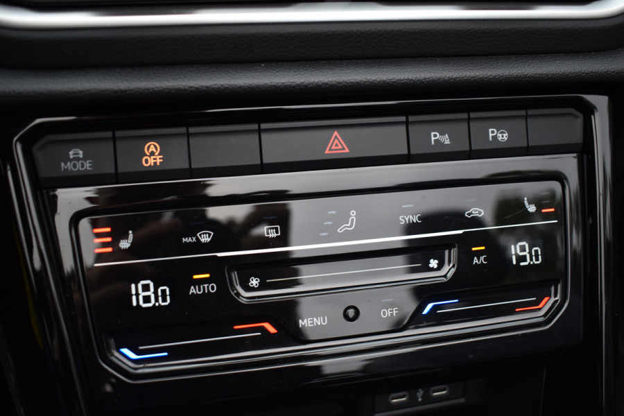 Volkswagen T-Roc Cabrio 1.5 TSI 150PK DSG R-LINE SPORT LEDER/NAVI/CARPLAY