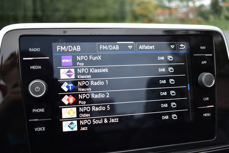 Volkswagen T-Roc Cabrio 1.5 TSI 150PK DSG R-LINE SPORT LEDER/NAVI/CARPLAY