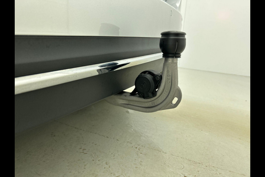 Mercedes-Benz B-Klasse 180 Business Solution Luxury Auto. Trekhaak Navigatie Camera Parkeersensoren Cruise Control Elektrische achterklep Stoelverwarming Virtual Cockpit Leder Climate Control