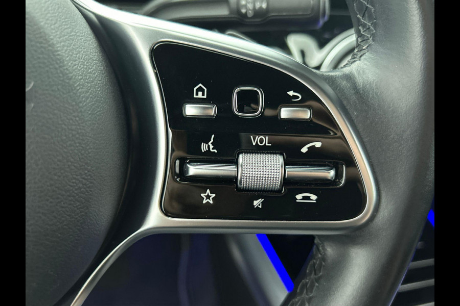 Mercedes-Benz B-Klasse 180 Business Solution Luxury Auto. Trekhaak Navigatie Camera Parkeersensoren Cruise Control Elektrische achterklep Stoelverwarming Virtual Cockpit Leder Climate Control