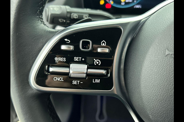 Mercedes-Benz B-Klasse 180 Business Solution Luxury Auto. Trekhaak Navigatie Camera Parkeersensoren Cruise Control Elektrische achterklep Stoelverwarming Virtual Cockpit Leder Climate Control
