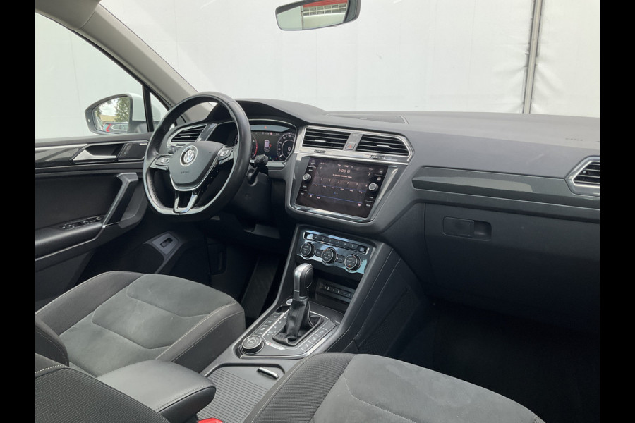 Volkswagen Tiguan 2.0 TSI 4-Motion Highline Pano Afn.Trekhaak Dynaudio HUD Adap.Cruise Voll.Onderhouden!