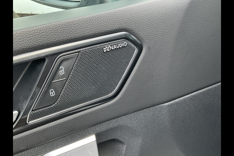 Volkswagen Tiguan 2.0 TSI 4-Motion Highline Pano Afn.Trekhaak Dynaudio HUD Adap.Cruise Voll.Onderhouden!