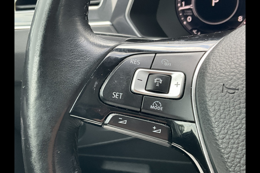 Volkswagen Tiguan 2.0 TSI 4-Motion Highline Pano Afn.Trekhaak Dynaudio HUD Adap.Cruise Voll.Onderhouden!