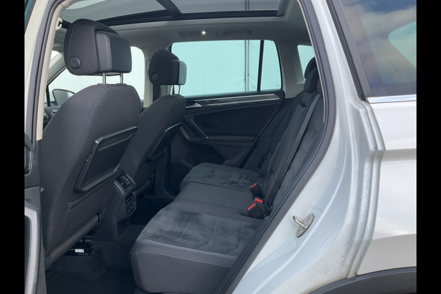 Volkswagen Tiguan 2.0 TSI 4-Motion Highline Pano Afn.Trekhaak Dynaudio HUD Adap.Cruise Voll.Onderhouden!