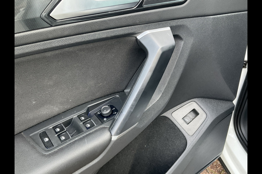 Volkswagen Tiguan 2.0 TSI 4-Motion Highline Pano Afn.Trekhaak Dynaudio HUD Adap.Cruise Voll.Onderhouden!