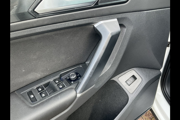 Volkswagen Tiguan 2.0 TSI 4-Motion Highline Pano Afn.Trekhaak Dynaudio HUD Adap.Cruise Voll.Onderhouden!