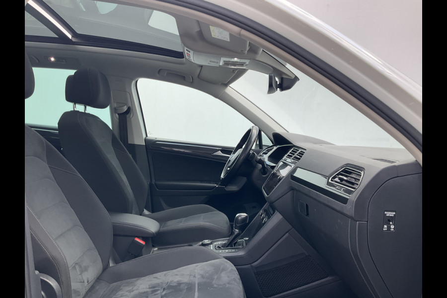 Volkswagen Tiguan 2.0 TSI 4-Motion Highline Pano Afn.Trekhaak Dynaudio HUD Adap.Cruise Voll.Onderhouden!