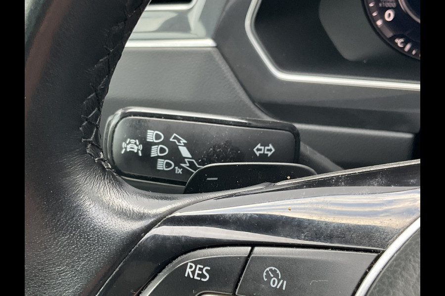 Volkswagen Tiguan 2.0 TSI 4-Motion Highline Pano Afn.Trekhaak Dynaudio HUD Adap.Cruise Voll.Onderhouden!