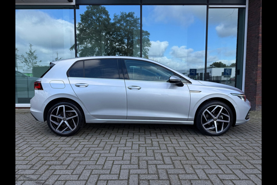 Volkswagen Golf 1.5 eTSI Style - Automaat - Virt.Cockpit - Winterpakket - Navi - Parkeerhulp