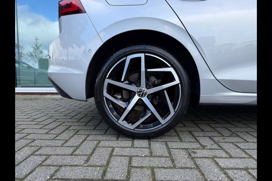 Volkswagen Golf 1.5 eTSI Style - Automaat - Virt.Cockpit - Winterpakket - Navi - Parkeerhulp
