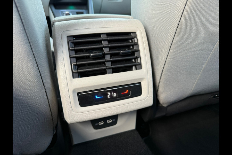 Volkswagen Golf 1.5 eTSI Style - Automaat - Virt.Cockpit - Winterpakket - Navi - Parkeerhulp