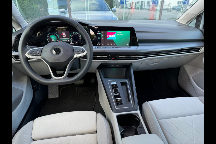 Volkswagen Golf 1.5 eTSI Style - Automaat - Virt.Cockpit - Winterpakket - Navi - Parkeerhulp