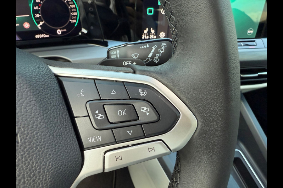 Volkswagen Golf 1.5 eTSI Style - Automaat - Virt.Cockpit - Winterpakket - Navi - Parkeerhulp