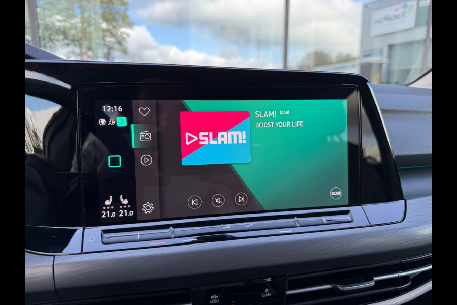 Volkswagen Golf 1.5 eTSI Style - Automaat - Virt.Cockpit - Winterpakket - Navi - Parkeerhulp