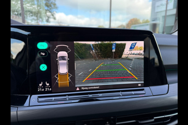Volkswagen Golf 1.5 eTSI Style - Automaat - Virt.Cockpit - Winterpakket - Navi - Parkeerhulp