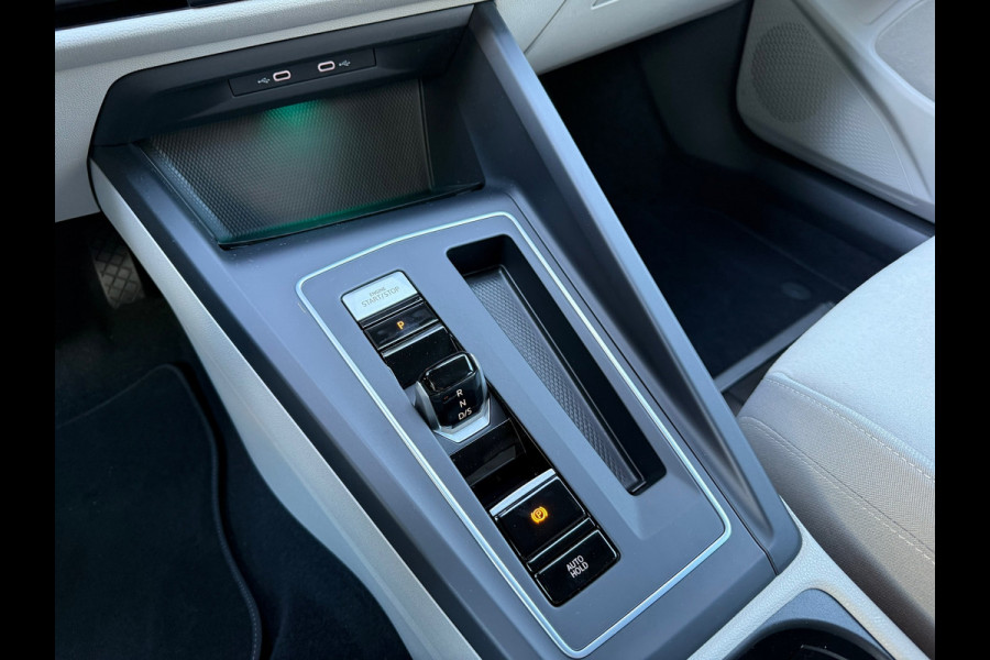 Volkswagen Golf 1.5 eTSI Style - Automaat - Virt.Cockpit - Winterpakket - Navi - Parkeerhulp