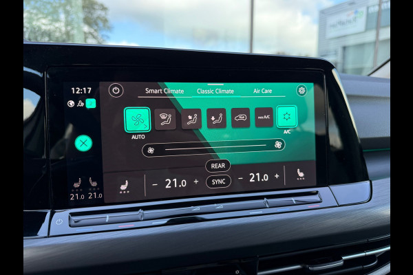 Volkswagen Golf 1.5 eTSI Style - Automaat - Virt.Cockpit - Winterpakket - Navi - Parkeerhulp