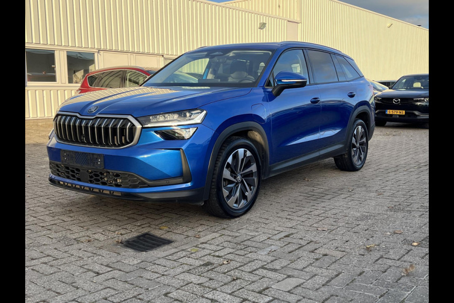 Škoda Kodiaq 1.5 TSI PHEV Tour Edition Zuid | 204pk | Stoelverwarming | 1.800kg Trekgewicht | Panoramadak | Škoda Kodiaq 1.5 TSI PHEV Tour Edition Zuid | 204pk | Stoelverwarming | 1.800kg Trekgewicht | Panoramadak |