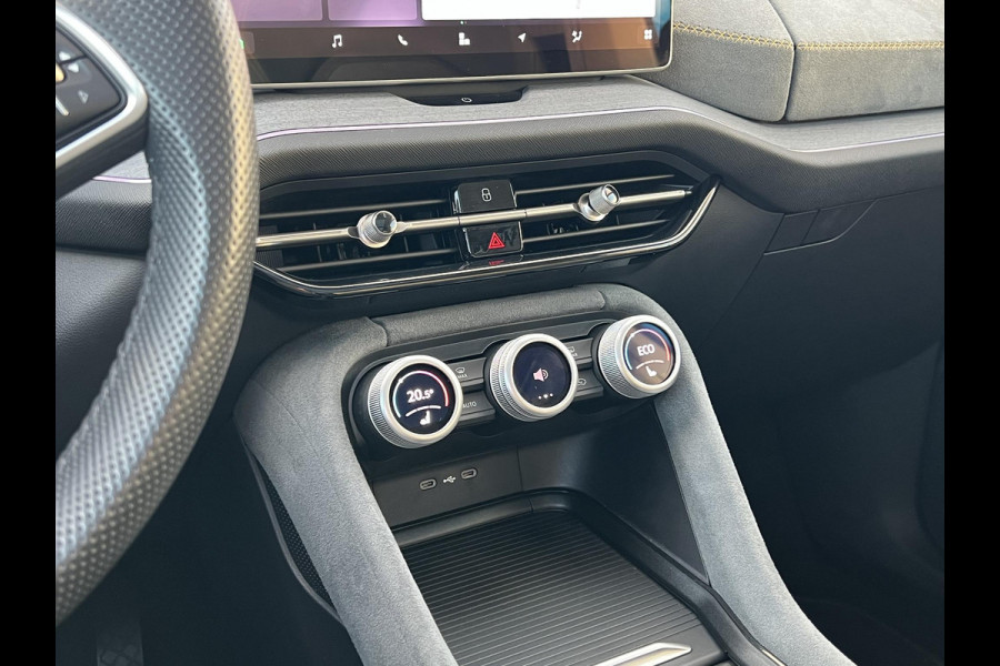 Škoda Kodiaq 1.5 TSI PHEV Tour Edition Zuid | 204pk | Stoelverwarming | 1.800kg Trekgewicht | Panoramadak | Škoda Kodiaq 1.5 TSI PHEV Tour Edition Zuid | 204pk | Stoelverwarming | 1.800kg Trekgewicht | Panoramadak |