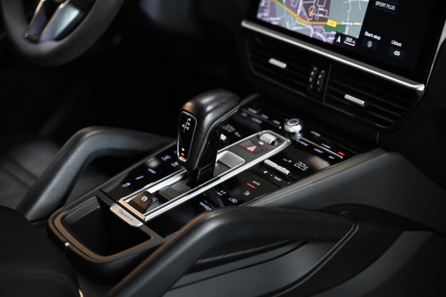 Porsche Cayenne 2.9 S - Adaptive Cruise Control - Panoramadak - Achterbank Verwarmd - Rijstrooksensor -