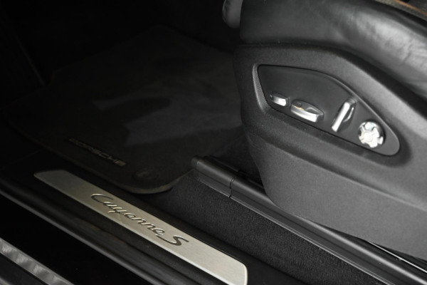 Porsche Cayenne 2.9 S - Adaptive Cruise Control - Panoramadak - Achterbank Verwarmd - Rijstrooksensor -