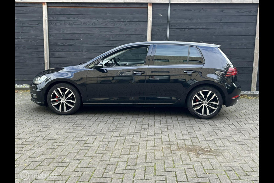 Volkswagen Golf 1.4 TSI Comfortline Bus. FM nav / Dig. dash / 17" / Camera