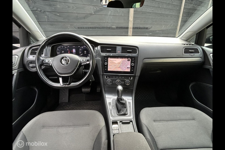 Volkswagen Golf 1.4 TSI Comfortline Bus. FM nav / Dig. dash / 17" / Camera