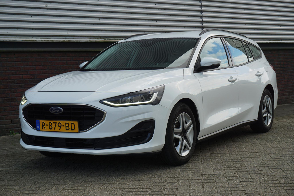 Ford FOCUS Wagon 1.0 EcoBoost 125PK Hybrid Connected/Comfort Stoel/ Trekhaak. Ford FOCUS Wagon 1.0 EcoBoost 125PK Hybrid Connected/Comfort Stoel/ Trekhaak.