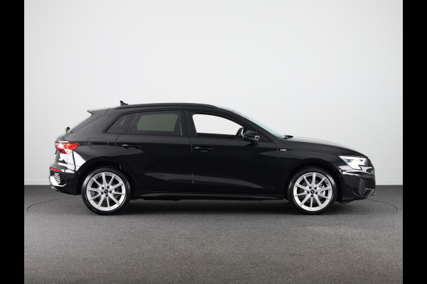 Audi A3 Sportback 40 TFSI e S edition 204 pk S-tronic | Private lease vanaf € 699,- pm | Verlengde garantie | Navigatie | Trekhaak (afneembaar) | Parkeersensoren (Park assist) | Adaptieve cruise control | Stoelverwarming | S-line |