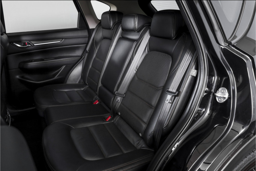 Mazda CX-5 2.0 SkyActiv-G 165 Luxury | Black Edition | Bose Audio | Adapt.Cruise | Stuur+Stoelverw+Vent | 360 Camera | HUD | NAV+App.Connect | ECC | LM 19"| Afn. Trekhaak |