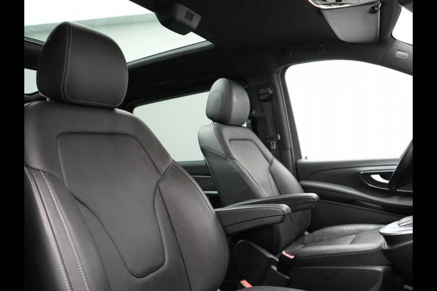 Mercedes-Benz V-Klasse 250d Lang Avantgarde Edition 7-Persoons | Panodak | Lederen Stoelen Ventilatie & Verwarmd | Burmester Audio | Multi Beam LED | Adaptive Cruise | 360 Camera | Schuifdeuren Elektrisch | Apple Carplay | Sfeerverlichting | Blis | Navig