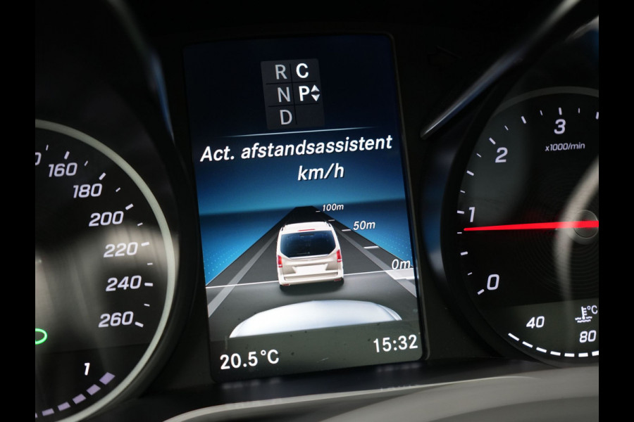 Mercedes-Benz V-Klasse 250d Lang Avantgarde Edition 7-Persoons | Panodak | Lederen Stoelen Ventilatie & Verwarmd | Burmester Audio | Multi Beam LED | Adaptive Cruise | 360 Camera | Schuifdeuren Elektrisch | Apple Carplay | Sfeerverlichting | Blis | Navig